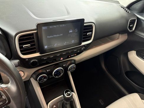 Used 2025 Hyundai Venue SEL FWD image 20