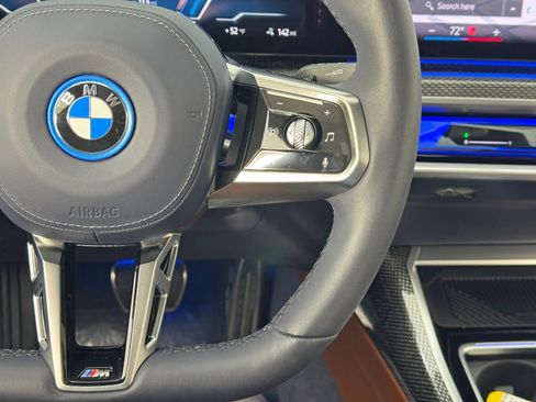 Used 2023 BMW i7 xDrive60 image 25