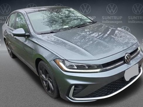 Used 2025 Volkswagen Jetta SE w/ Sunroof Package FWD image 35