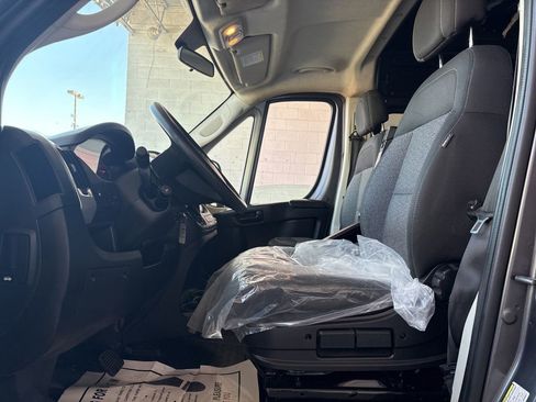Used 2019 RAM ProMaster 2500 w/ Premium Appearance Group FWD image 10