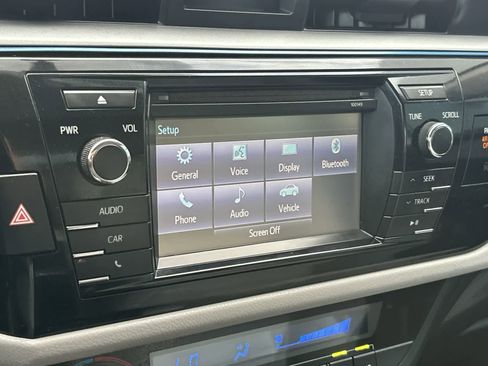 Used 2015 Toyota Corolla LE image 20