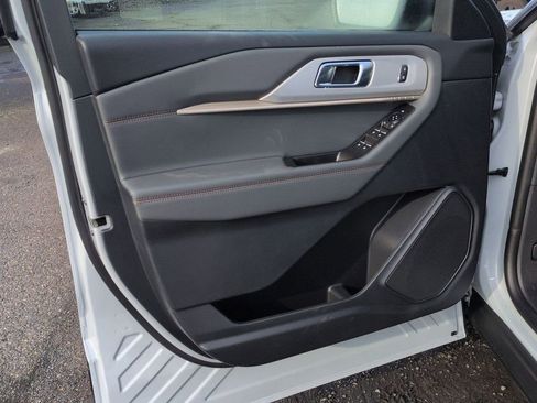 New 2026 Ford Explorer Active image 9