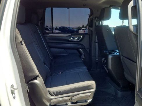 Used 2023 Chevrolet Suburban LS RWD image 26