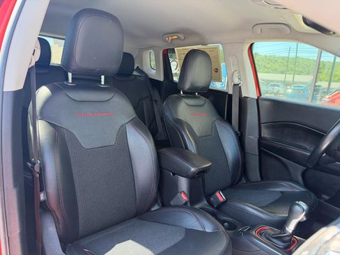 Used 2019 Jeep Compass Trailhawk AWD/4WD image 16