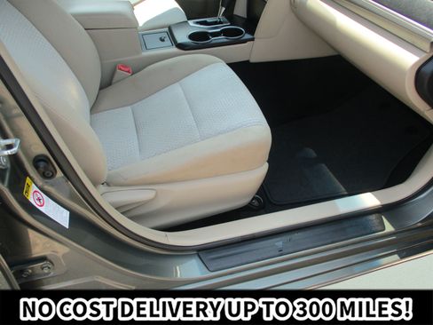 Used 2012 Toyota Camry LE FWD image 14