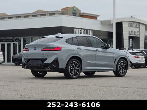 Used 2025 BMW X4 xDrive30i w/ Premium Package image 7