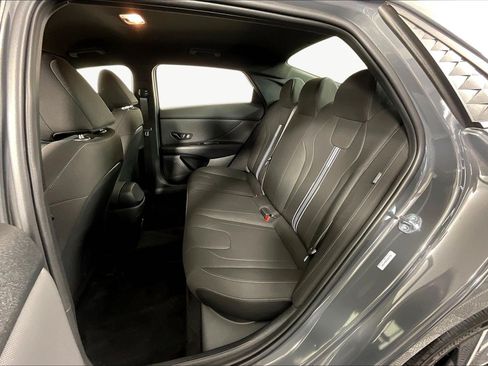 Used 2025 Hyundai Elantra Sport FWD image 21
