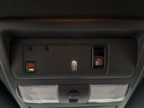 Used 2023 Nissan Titan SV w/ SV Convenience Package image 48