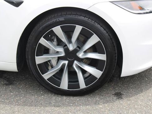 Used 2024 Tesla Model 3 Long Range RWD image 9