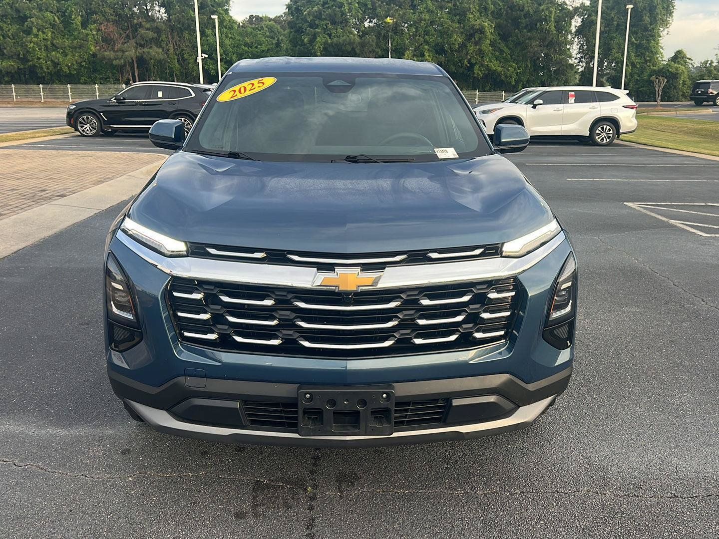 Used 2025 Chevrolet Equinox LT FWD image 9
