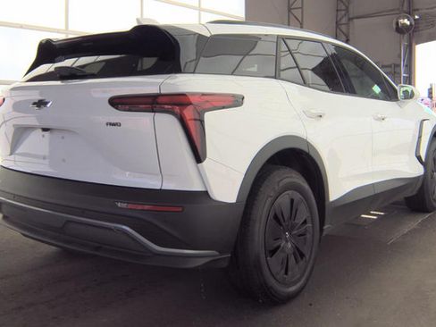 Used 2025 Chevrolet Blazer EV LT AWD/4WD image 3