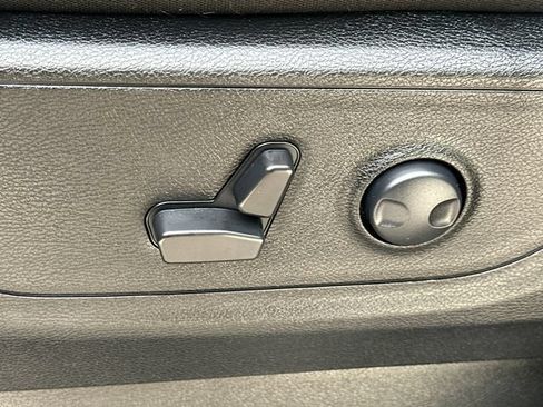 Used 2025 RAM 1500 Big Horn AWD/4WD image 38