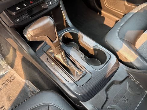 Used 2019 Chevrolet Colorado Z71 AWD/4WD image 40