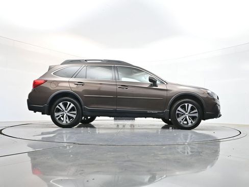 Used 2019 Subaru Outback 3.6R Limited w/ Popular Package #2 AWD/4WD image 39