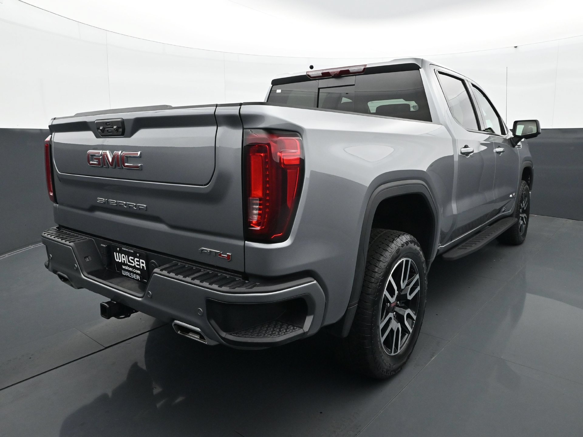 Used 2024 GMC Sierra 1500 AT4 w/ Technology Package AWD/4WD image 6