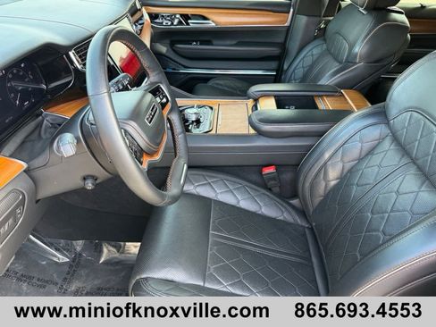 Used 2024 Jeep Grand Wagoneer L Series III AWD/4WD image 11