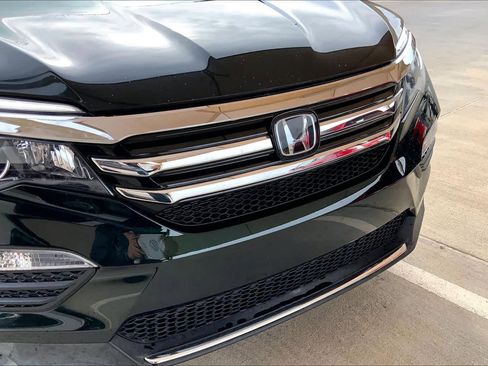 Used 2016 Honda Pilot Touring image 32