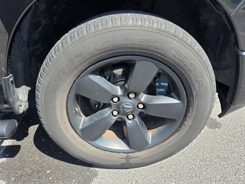 Used 2018 RAM 1500 Big Horn AWD/4WD image 30