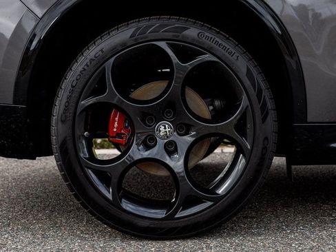 New 2025 Alfa Romeo Stelvio Sprint image 11