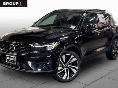 Used 2024 Volvo XC40 B5 Plus w/ Climate Package