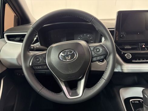 Used 2025 Toyota Corolla SE image 20