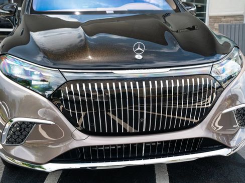 Used 2024 Mercedes-Benz Maybach EQS 680 4MATIC image 5