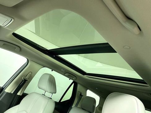 Used 2025 Honda Pilot Touring image 19