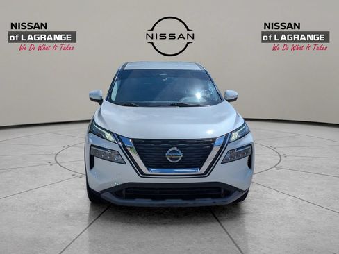 Used 2021 Nissan Rogue SV FWD image 2
