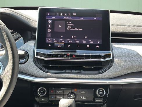 Used 2024 Jeep Compass Sport image 23