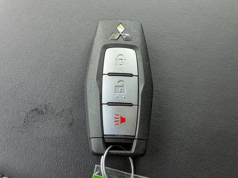 New 2026 Mitsubishi Outlander ES FWD image 31