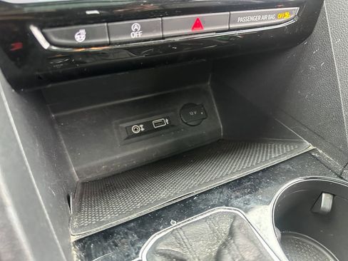 Used 2018 Volkswagen Atlas SEL Premium image 19