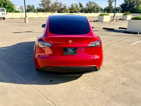 Used 2021 Tesla Model Y Long Range AWD/4WD image 8