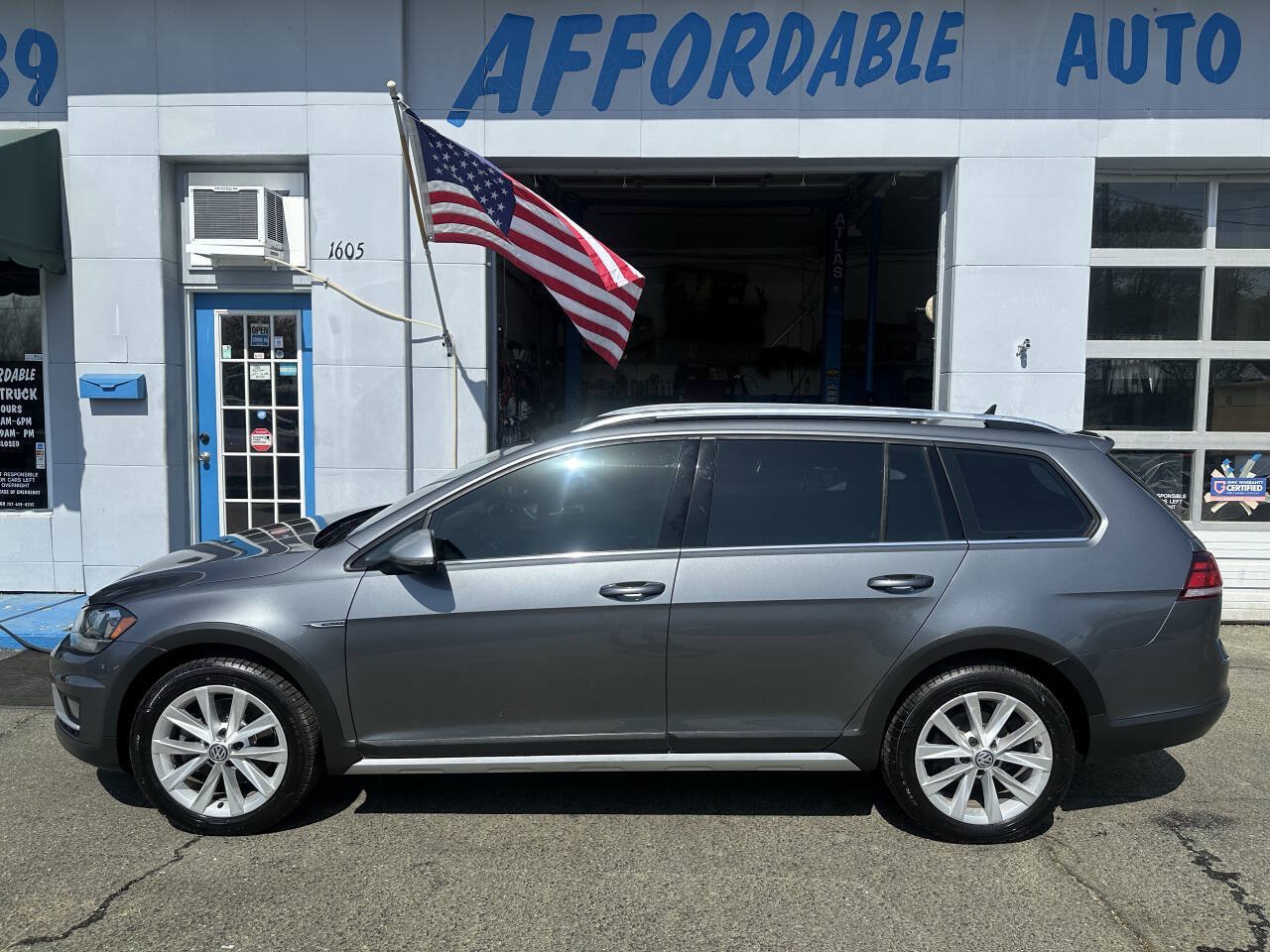 Used 2018 Volkswagen Golf Alltrack SE AWD/4WD image 7