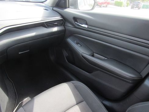 Used 2025 Nissan Altima 2.5 SV FWD image 18
