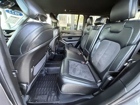 Used 2022 Jeep Grand Cherokee Trailhawk AWD/4WD image 32