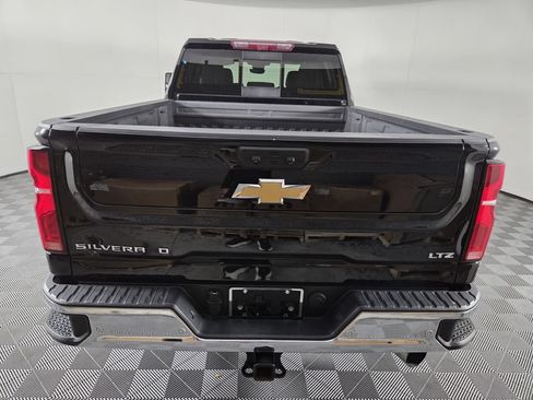 Used 2025 Chevrolet Silverado 2500 LTZ w/ LTZ Plus Package AWD/4WD image 6