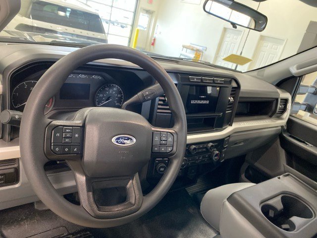 New 2024 Ford F550 4x4 Regular Cab Super Duty image 14