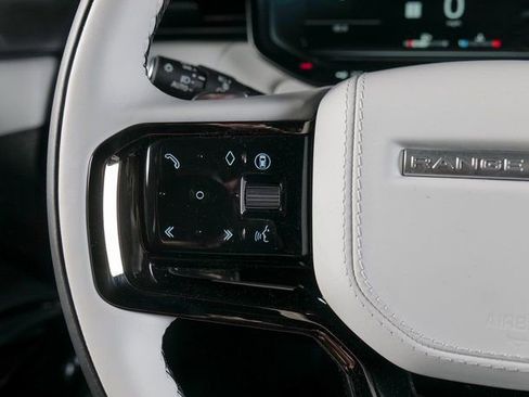 New 2026 Land Rover Range Rover Sport Dynamic SE AWD/4WD image 18