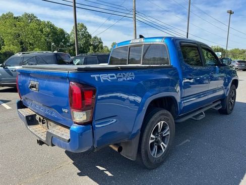 Used 2016 Toyota Tacoma TRD Sport w/ Towing Package AWD/4WD image 9