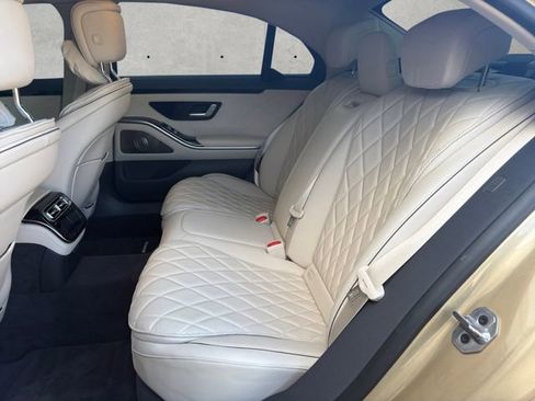 Used 2025 Mercedes-Benz S 580e 4MATIC Sedan image 22