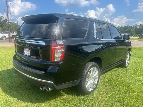 Used 2024 Chevrolet Tahoe High Country AWD/4WD image 9