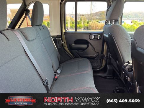 Used 2025 Jeep Wrangler Unlimited Rubicon image 21