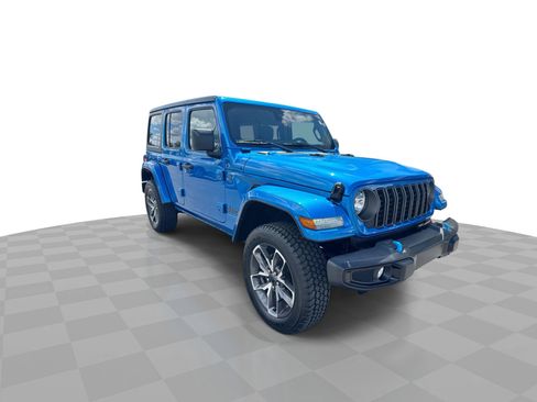 Used 2024 Jeep Wrangler Unlimited w/ Convenience Group image 2