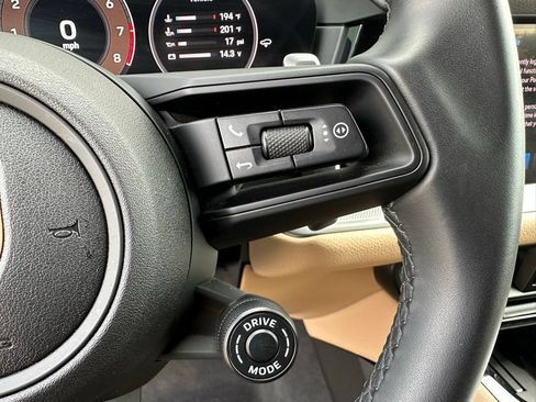 Certified 2025 Porsche Cayenne S AWD/4WD image 27