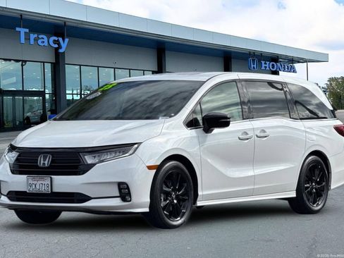 Used 2023 Honda Odyssey Sport image 14
