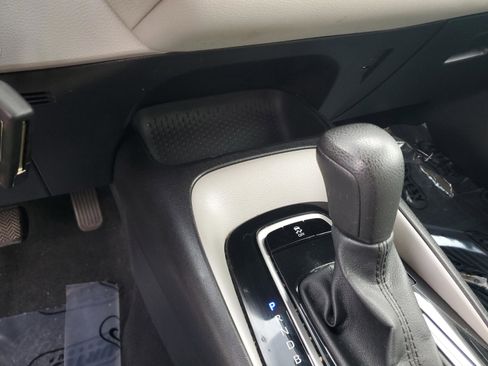 Used 2021 Toyota Corolla LE image 23