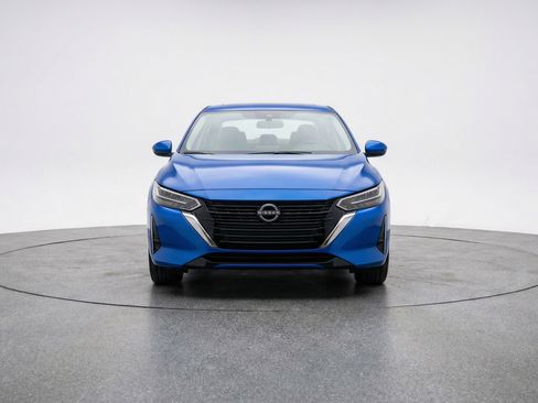 Used 2025 Nissan Sentra SV image 2