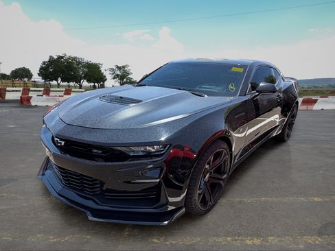 Used 2021 Chevrolet Camaro SS RWD image 5