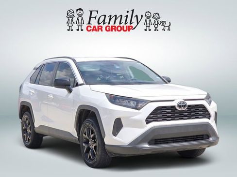 Used 2021 Toyota RAV4 LE FWD image 2