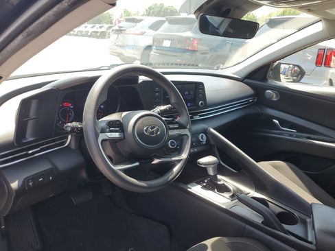 Used 2023 Hyundai Elantra SEL FWD image 18